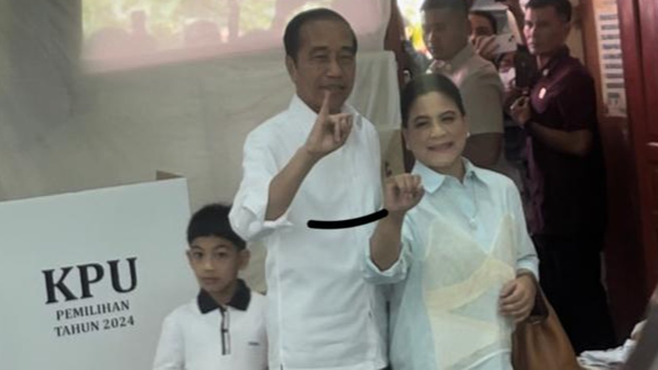 Jokowi dan Iriana Nyoblos di TPS 12 Sumber Solo