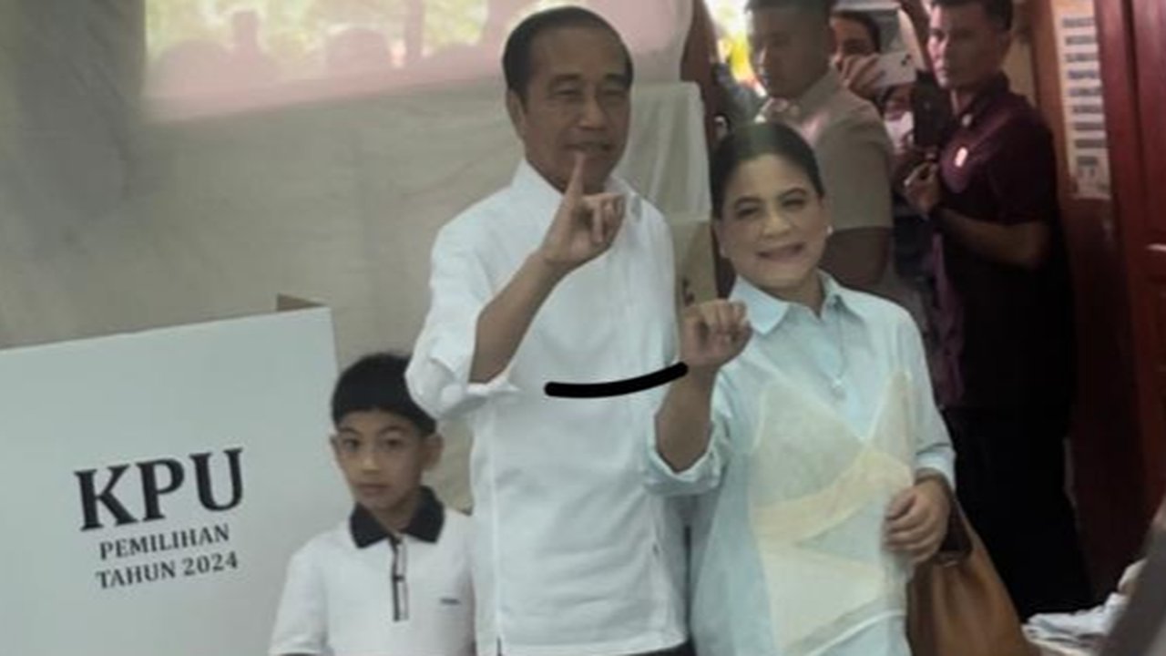 Jokowi dan Iriana Nyoblos di TPS 12 Sumber Solo