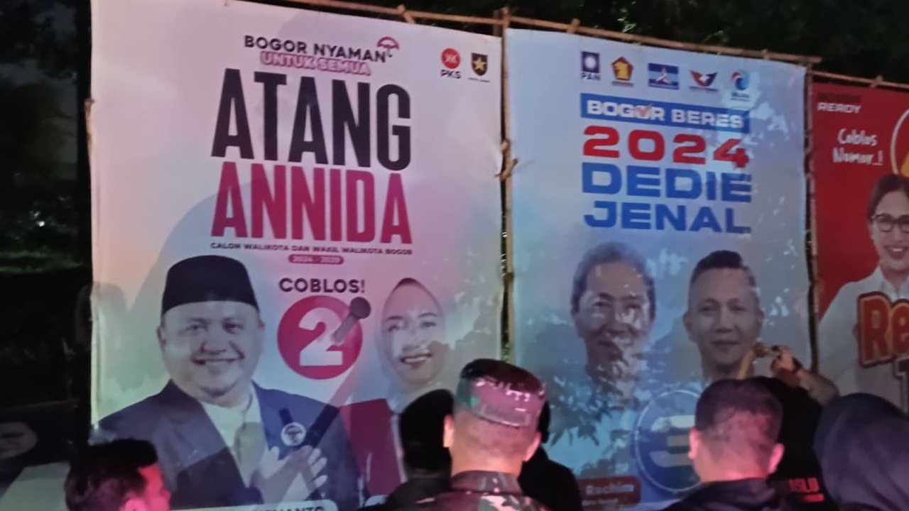 Komisi Pemilihan Umum (KPU), Badan Pengawas Pemilu (Bawaslu), dan Forum Komunikasi Pimpinan Daerah Kota Bogor, Jawa Barat, mulai membersihkan alat peraga ...