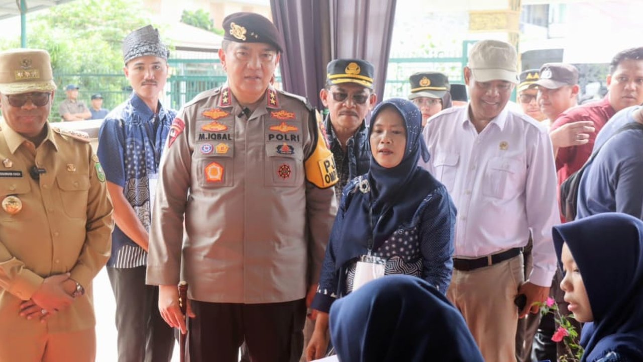 Kapolda Riau Irjen Pol Mohammad Iqbal