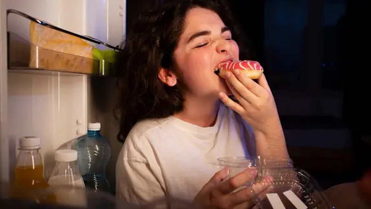 Ilustrasi ngemil, lapar tengah malam. (Image by freepik)