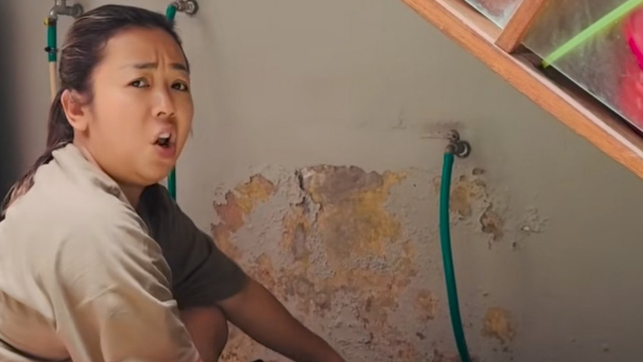 Ditinggal Pembantu, Soimah Ngomel-ngomel Sambil Cuci Piring 'Aku Sudah Biasa Hidup Begini'