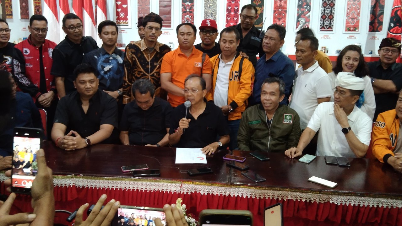 Cagub Bali Wayan Koster Umumkan Kemenangan Pilkada Bali