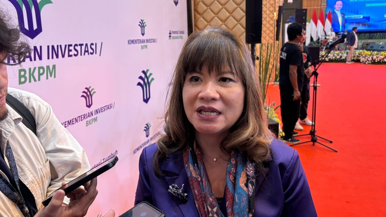 Ketua Umum Asosiasi Pengusaha Indonesia (Apindo) Shinta Kamdani berkomentar soal pelantikan Rosan Perkasa Roeslani sebagai Menteri Investasi/Kepala Badan Koordinasi Penanaman Modal (BKPM). (Tira/Liputan6.com)