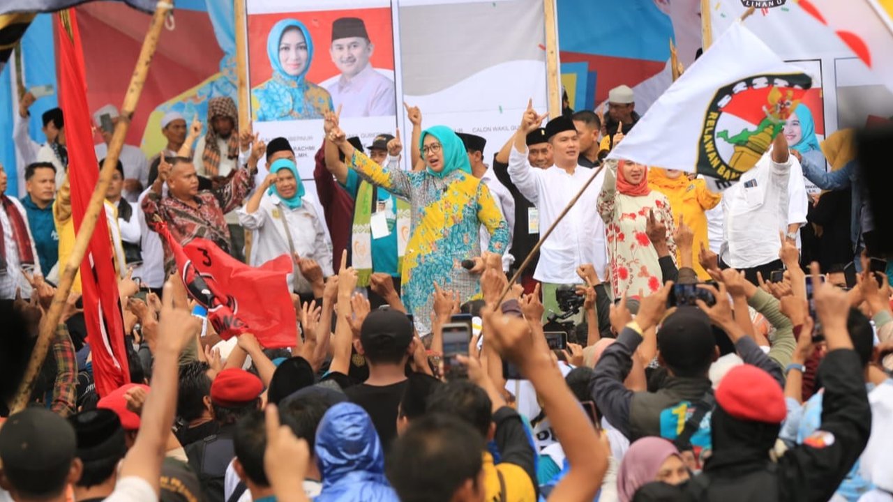 Airin Nyoblos Pilkada Banten