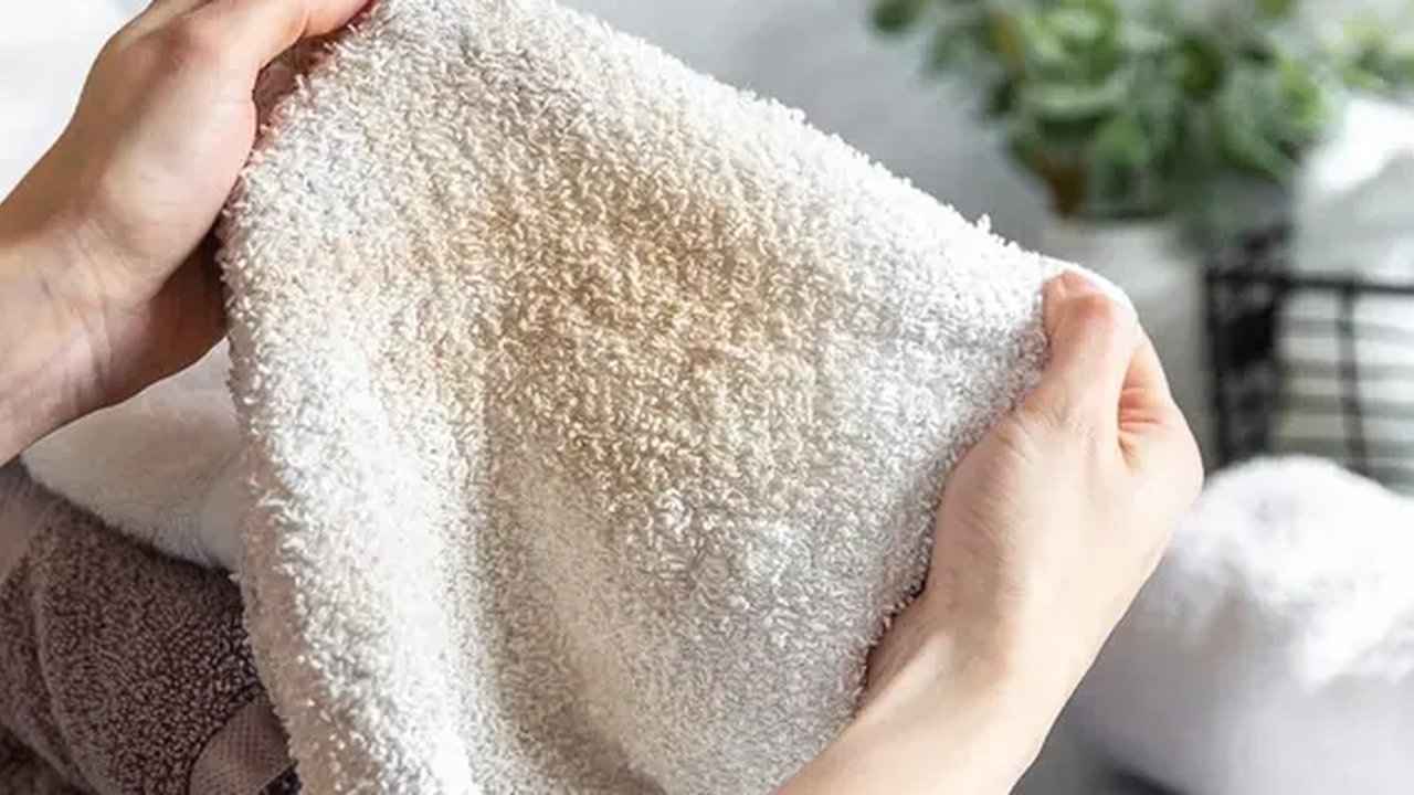 llustrasi lap dapur kotor.