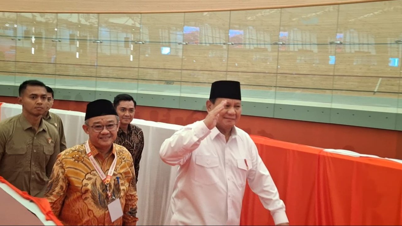Prabowo Subianto di Peringatan Hari Guru Nasional