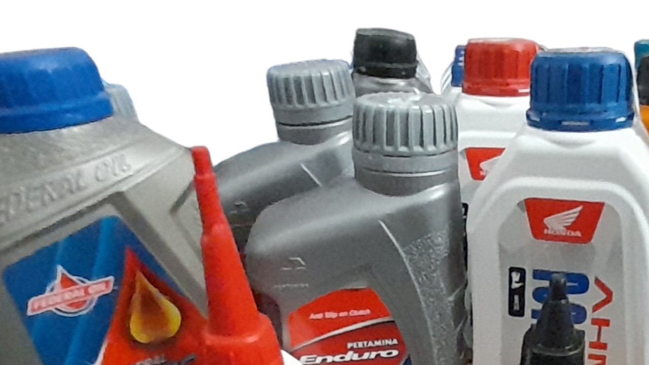 Mesin Sering Bermasalah? Periksa Kembali Tipe Oli yang Digunakan