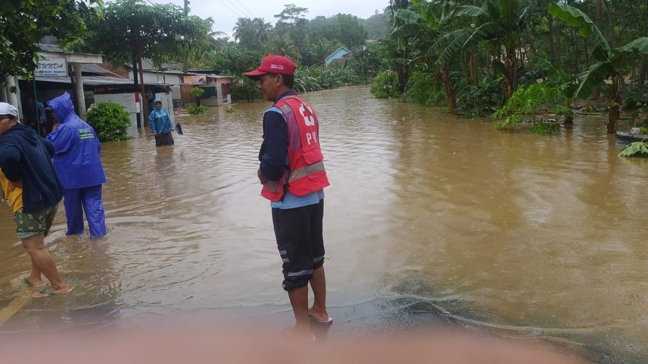 Hujan Deras Picu Banjir dan Tanah Longsor di Malang