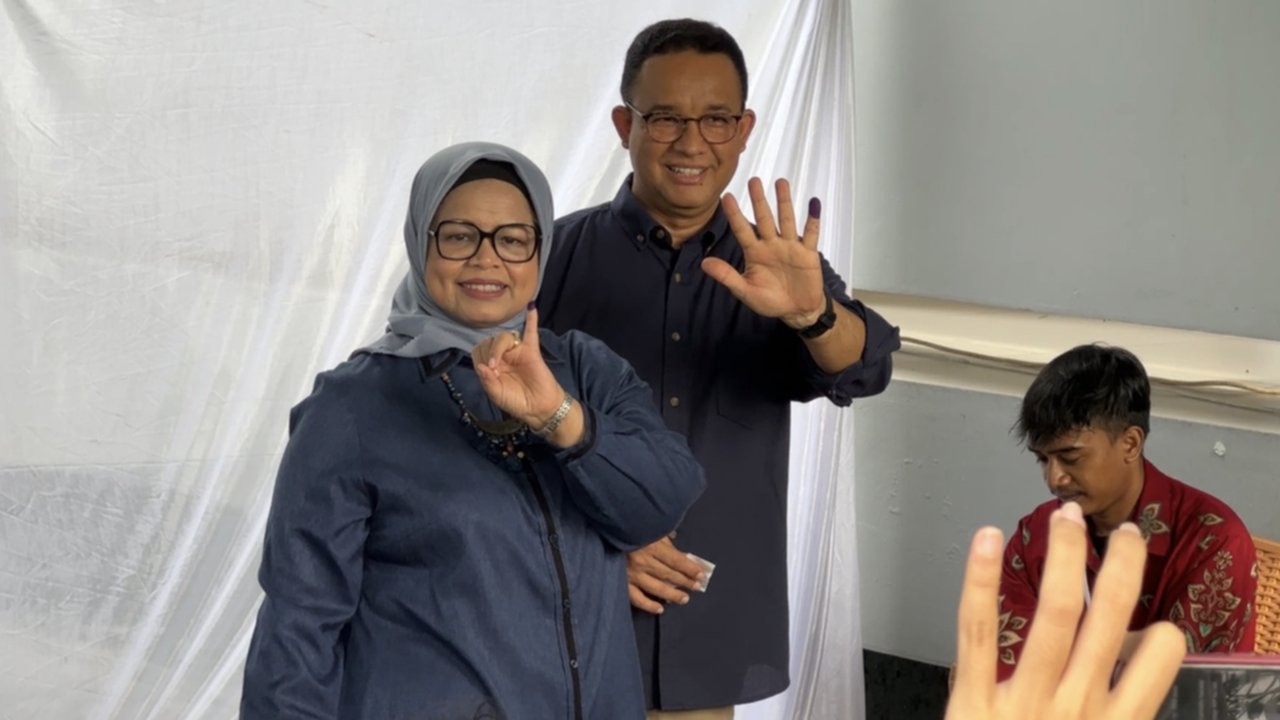 Anies Baswedan Coblos di Lebak Bulus