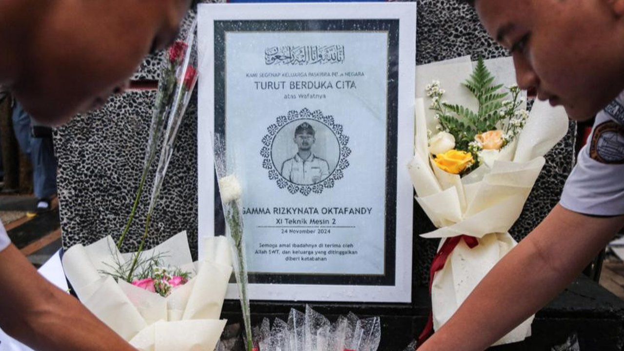 Kasus tewasnya pelajar SMK di Semarang telah memicu kritik luas dari kalangan pegiat HAM terkait dengan pembunuhan di luar proses hukum dan penggunaan senjata api oleh polisi. Namun, polisi mengatakan kasus ini terkait dengan tawuran dan pembelaan diri dari serangan.