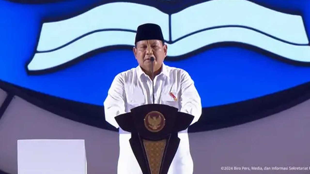 Presiden RI Prabowo Subianto menghadiri peringatan Hari Guru Nasional 2024 di Velodrome Rawamangun, Jakarta Timur. (Foto: Youtube Sekretariat Presiden)
