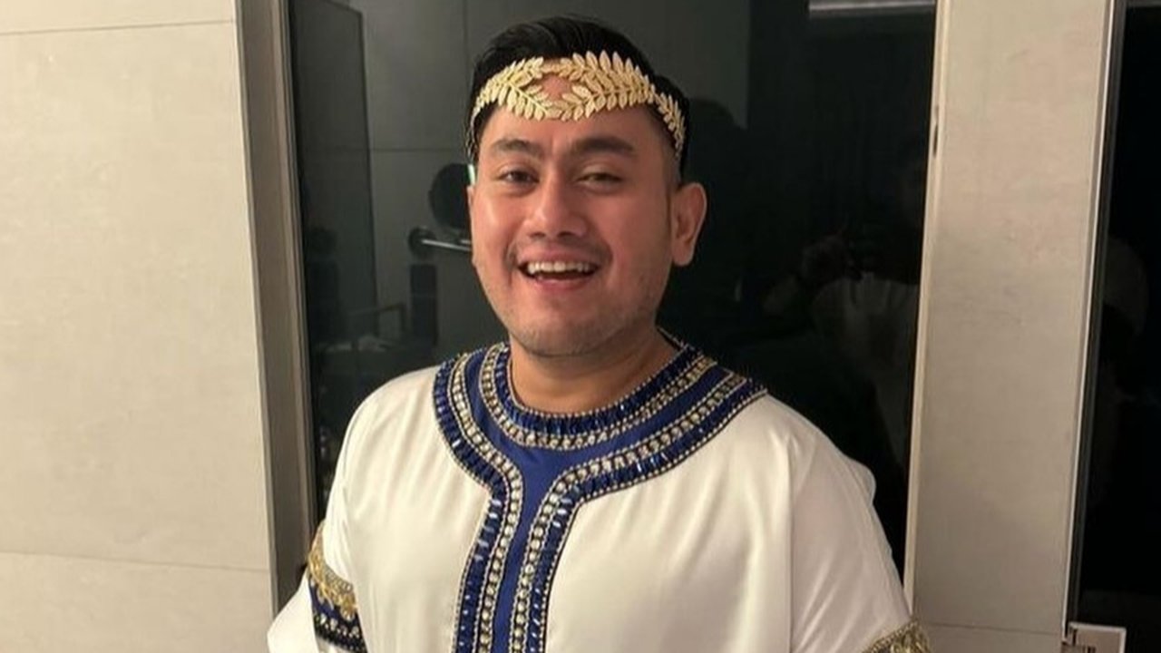 Dia mengakui bahwa hidup sendiri selama ini ternyata mulai menimbulkan rasa sepi yang mendalam. “Sekarang lagi merasa kesepian, di rumah tuh kayak repot, maksudnya tuh mana ya gitu. Kayaknya baru kerasanya sekarang. Jadi kayaknya memang harus wah, gue kayaknya harus nikah nih kayaknya,” tambahnya.