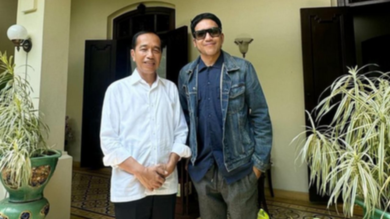 Potret Desta Mampir ke Rumah Jokowi di Solo, Dapat Suguhan Teh Hangat dan Camilan