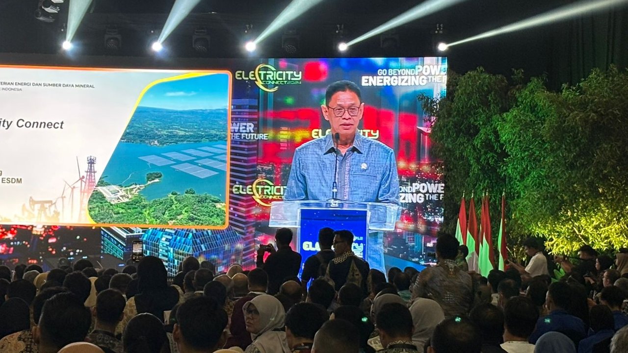 <p>Wakil Menteri Energi dan Sumber Daya Mineral (ESDM) Yuliot Tanjung Yuliot dalam Electricity Connect 2024, di JCC, Jakarta, Rabu (20/11/2024). (Tira/Liputan6.com)</p>