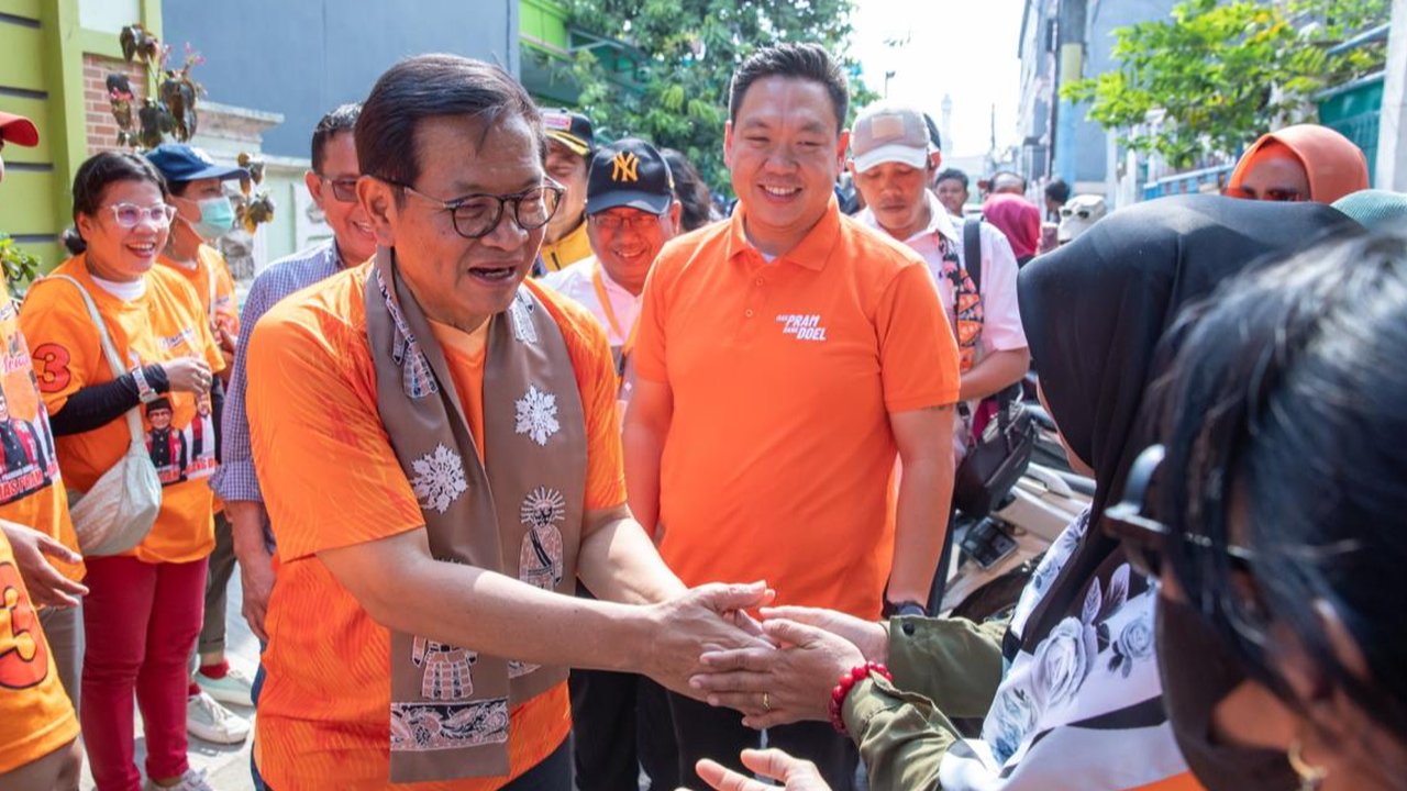 Pramono Anung Kampanye Ditemani Charles Honoris