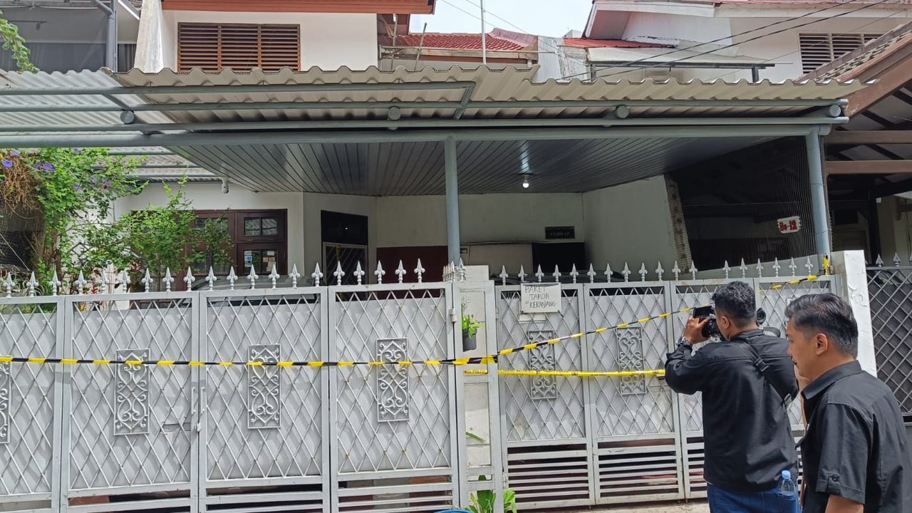 TKP anak bunuh ayah di Cilandak