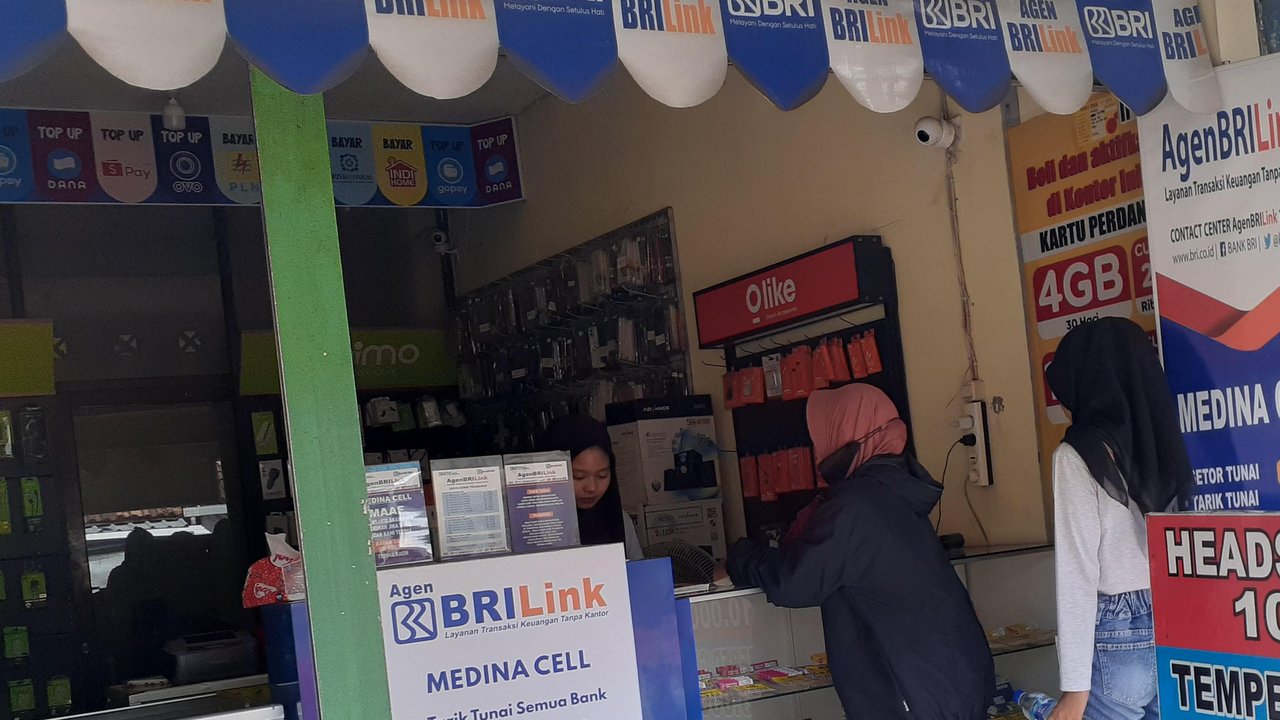 Layanan BRILink di Medina Cell Kudus