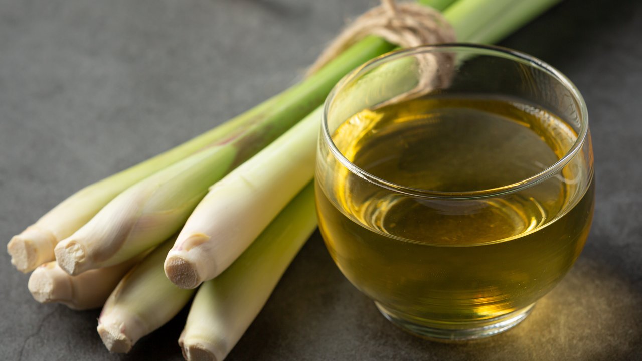 Air rebusan sereh
Credit: Freepik/jcomp