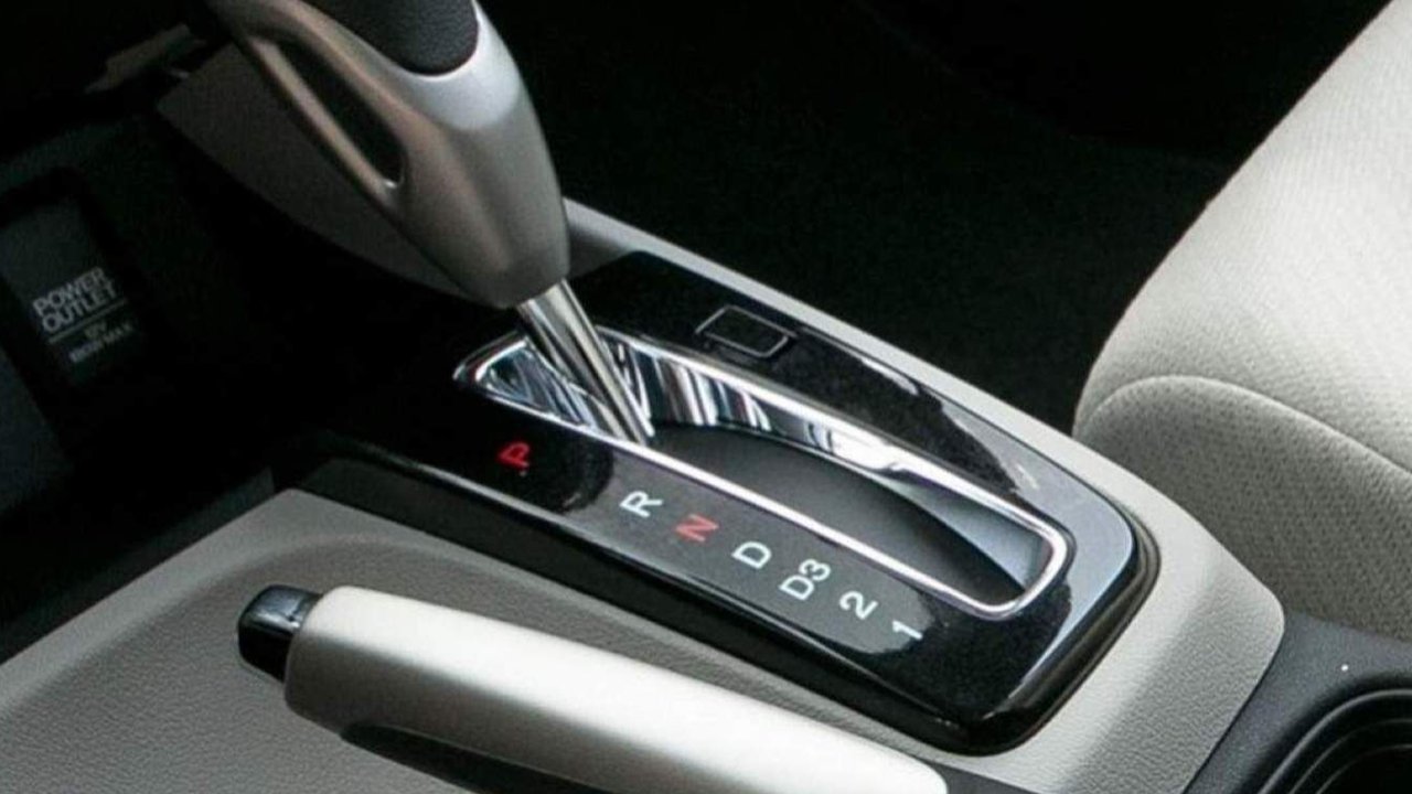 Persneling Mobil Matic Keras? Ketahui Penyebab dan Cara Mengatasinya