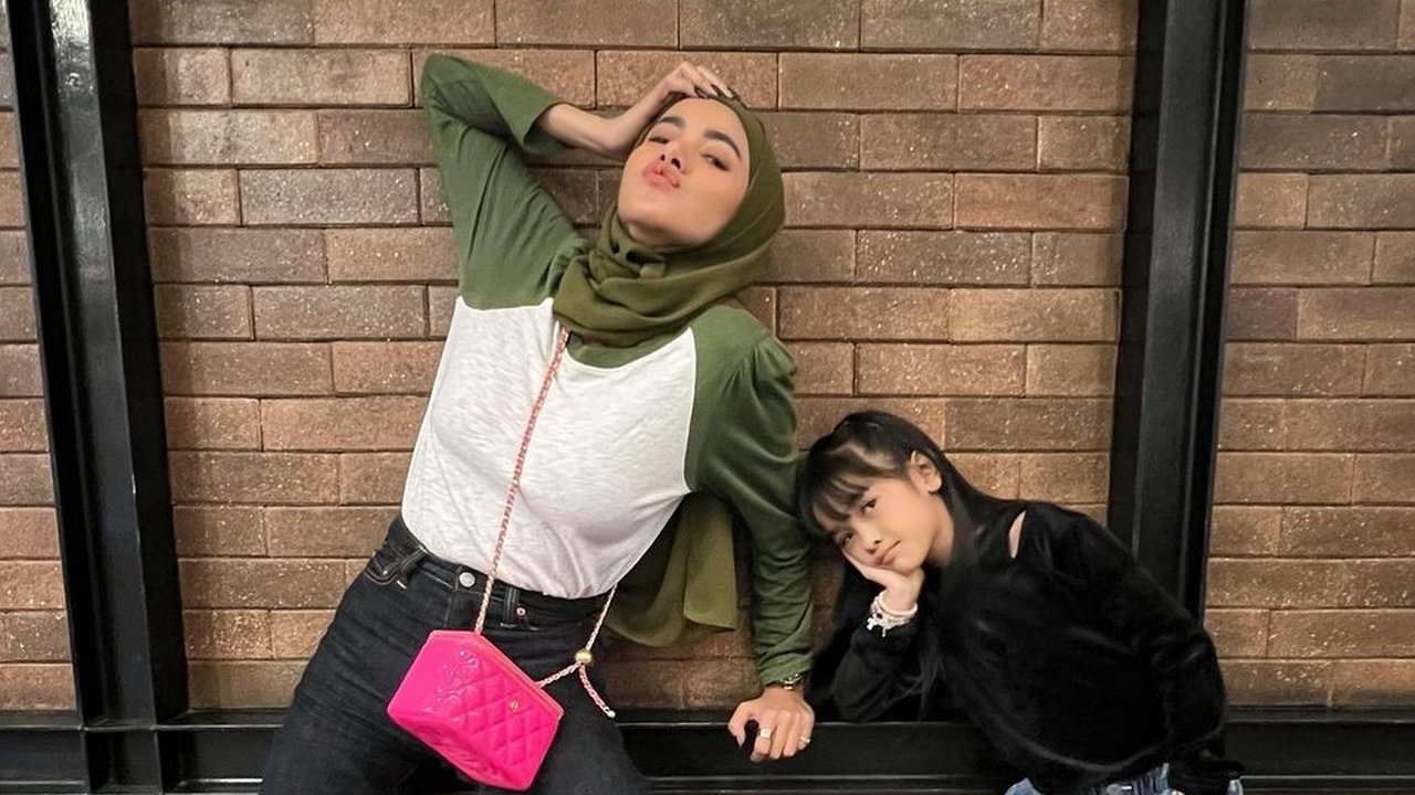 7 Potret Adreena Anak Bungsu Olla Ramlan yang Ultah ke-7, Makin Cantik