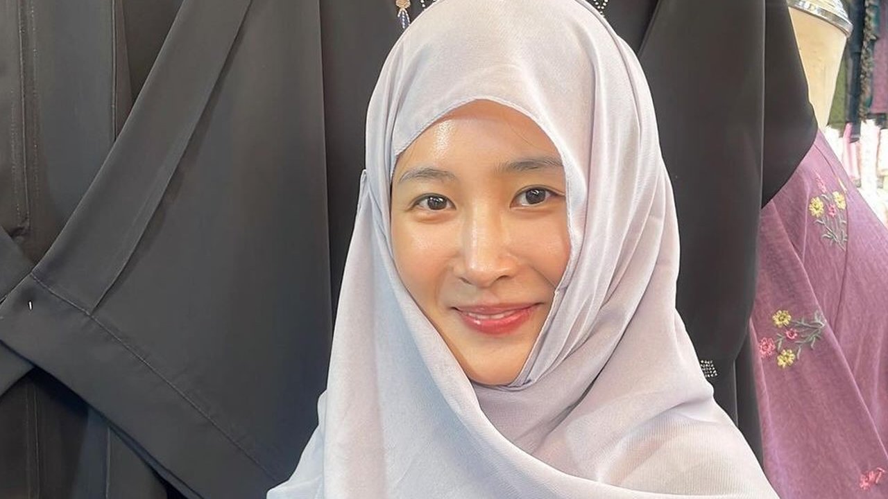 Yuri SNSD Pakai Jilbab