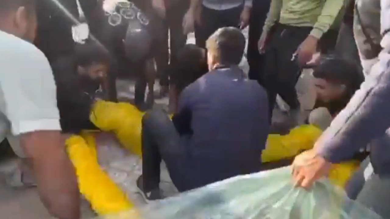 Kejamnya Dunia pada Gaza, Kain Kafan Tak Ada lagi Jenazah Korban Genosida Israel Dibungkus Pakai Kantong Plastik