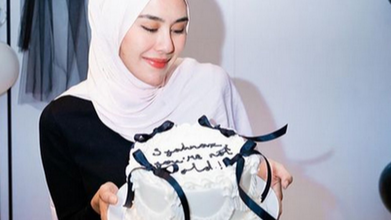 Potret Kejutan Ultah Syahnaz Sadiqah, Gak Curiga Sama Sekali - Bahagia Jeje Govinda Bisa Hadir Bawa Kue