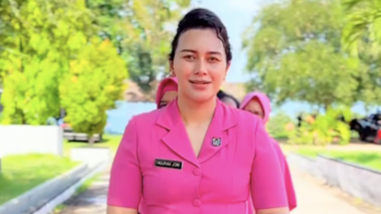 istri kapolres ende