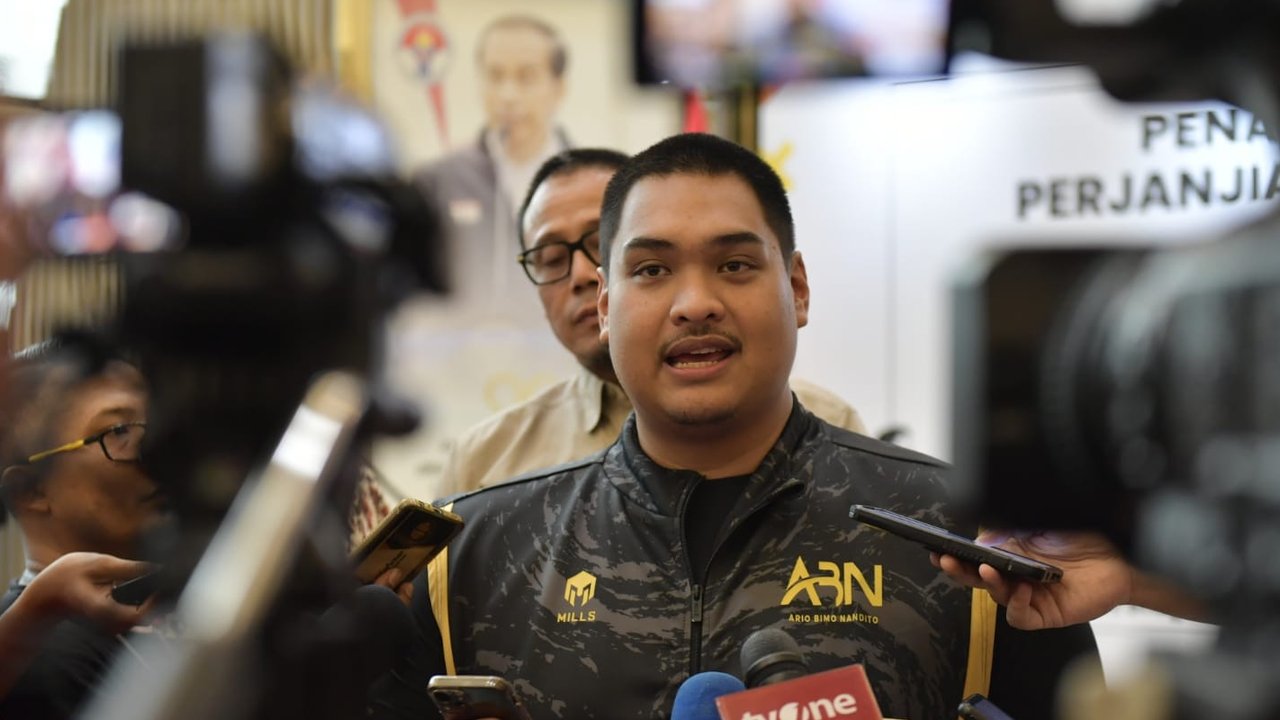 <p>Menteri Pemuda dan Olahraga atau Menpora Dito Ariotedjo langsung turun tangan mengecek kondisi usai viral venue hingga akses ke PON XXI Aceh-Sumut 2024 memprihatinkan. (Merdeka.com)</p>