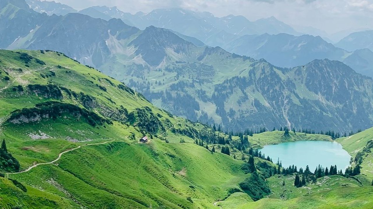 ilustrasi gunung