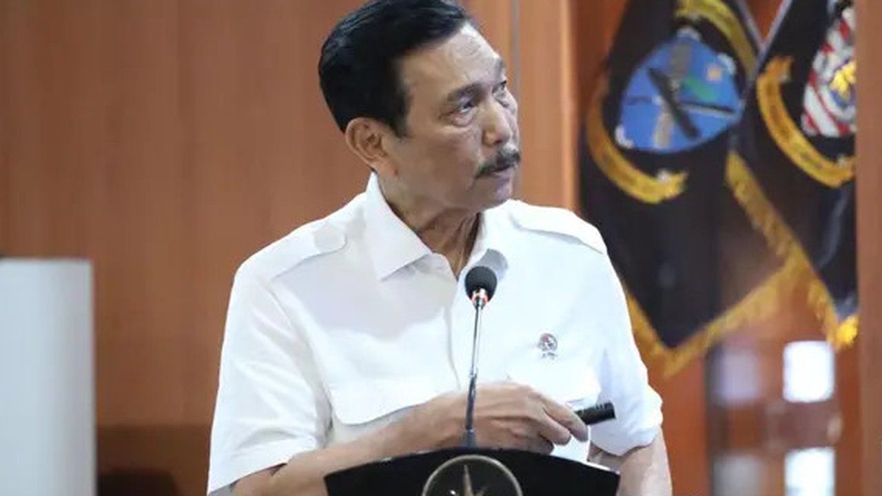 Menteri Koordinator Bidang Kemaritiman dan Investasi Luhut Binsar Pandjaitan dalam 'China-Indonesia Joint Dive Expedition to Java Trench (22-03-2024). (Dok Kemenko Marves)