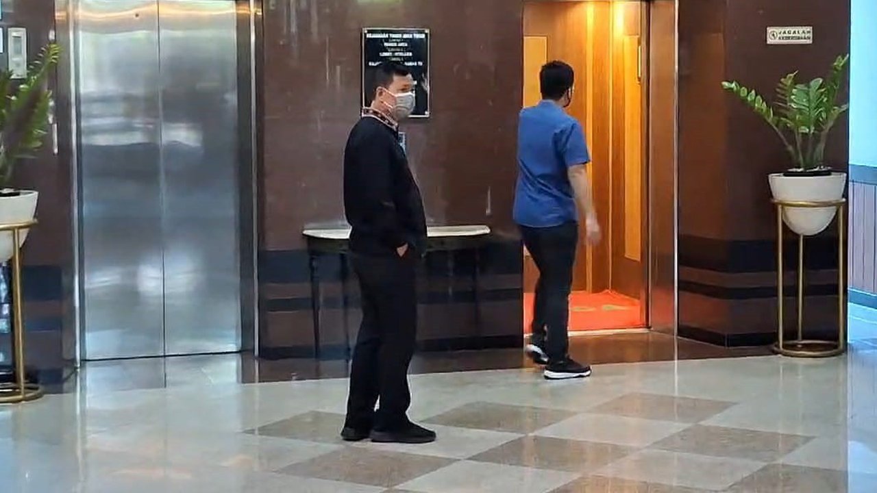 Edward Tannur Datangi Kantor Kejati Jatim