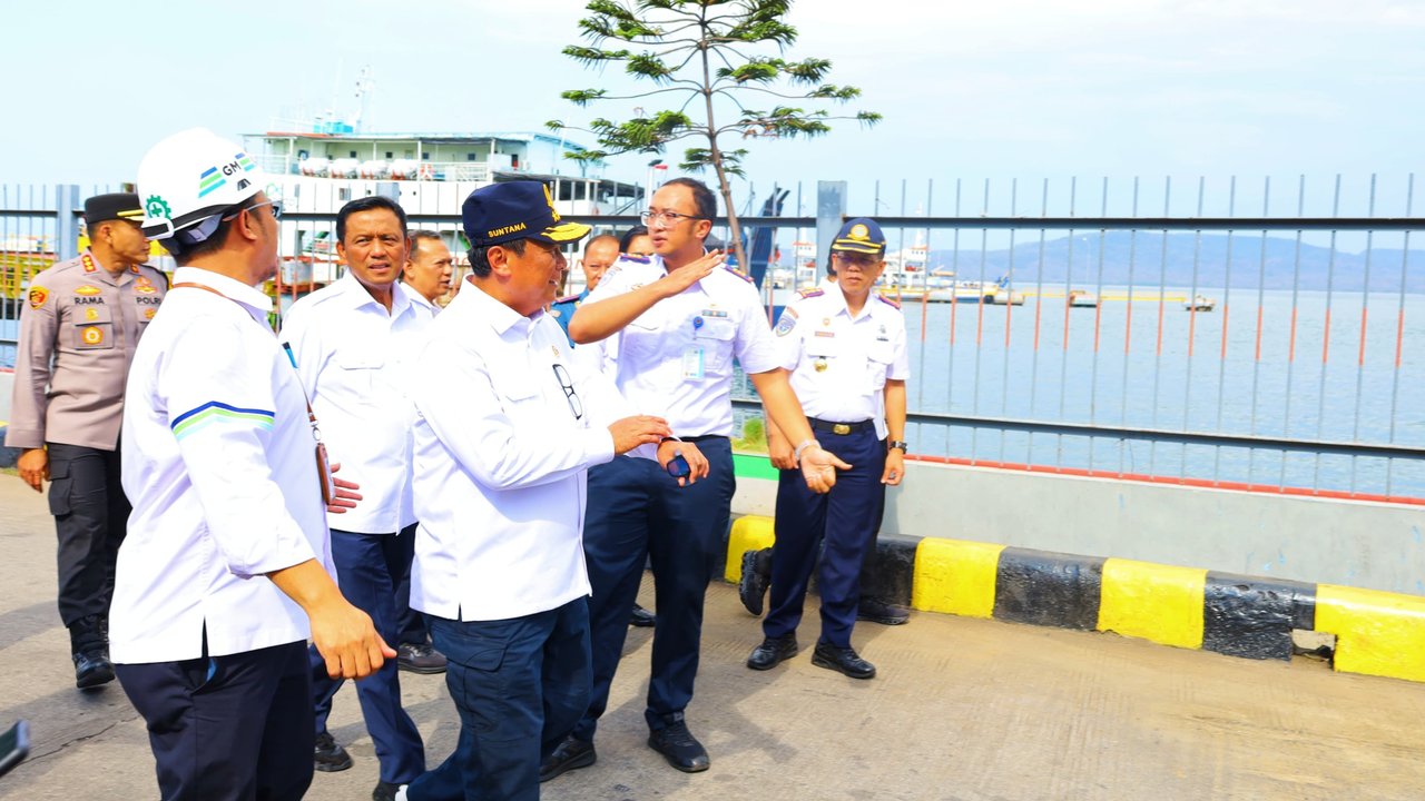 Wamenhub Komjen Pol Suntana Tinjau Pelabuhan Ketapang Banyuwangi