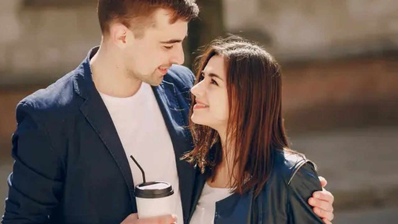 ilustrasi pasangan cinta/Photo by Tng Sn/Pexels