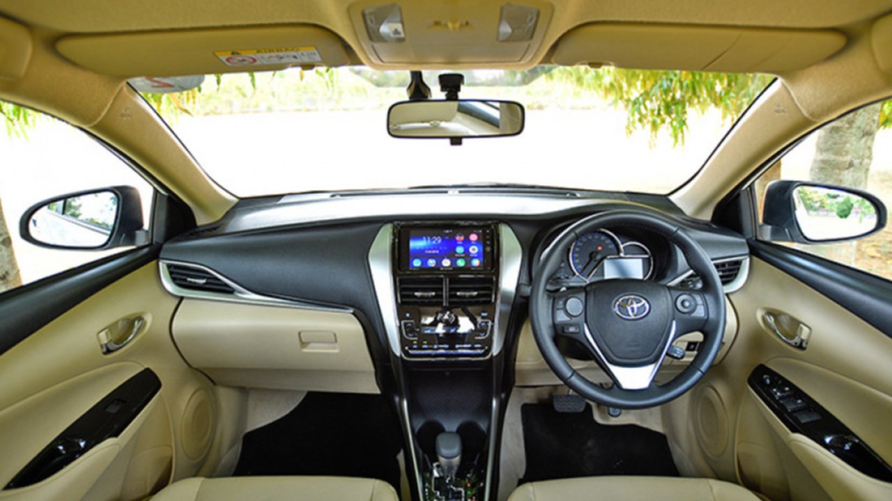 Tips Kabin Mobil Tetap Nyaman dan Sejuk Saat Parkir di Bawah Terik Matahari