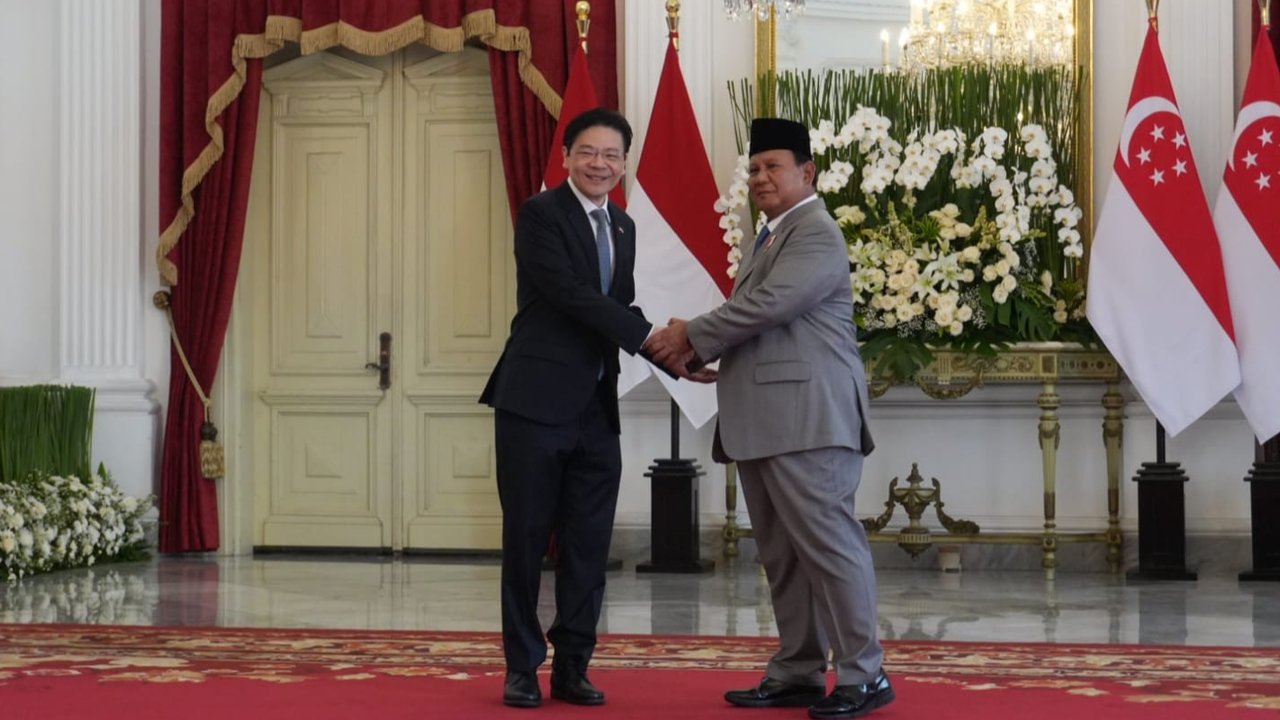 Prabowo Terima Kedatangan PM Singapura Lawrence Wong di Istana Merdeka