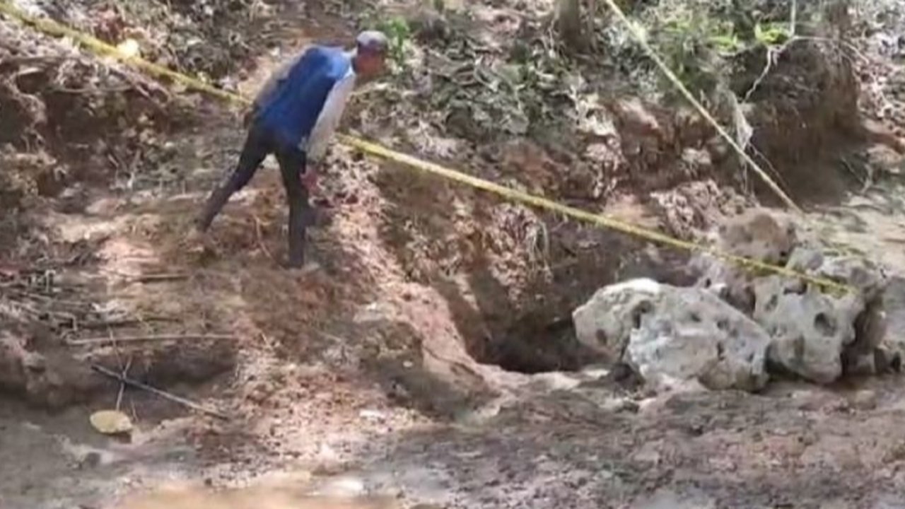 Lubang misterius di Blitar