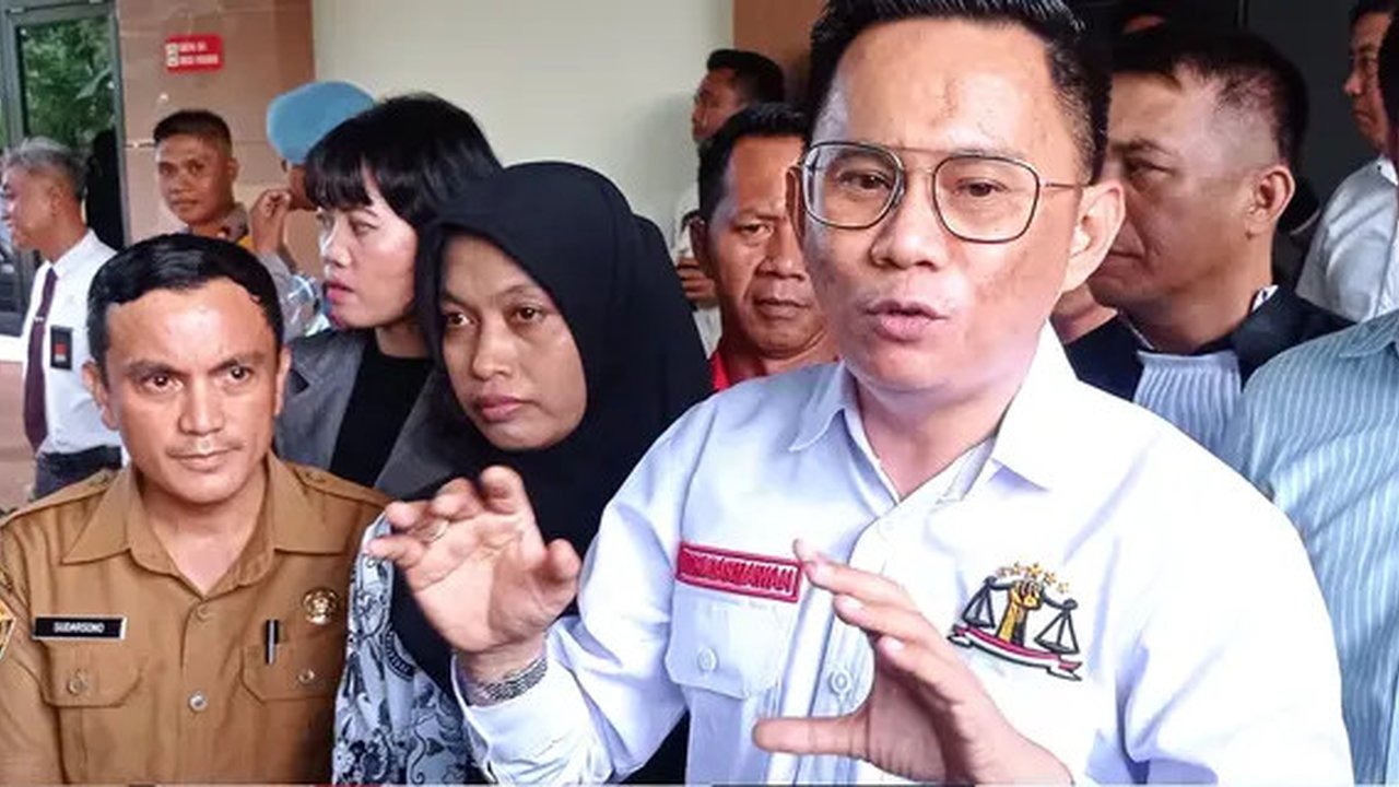 Kasus Supriyani guru honorer di Konawe Selatan, sejumlah pihak Kasi Pidum, Camat dan kuasa hukum berganti.