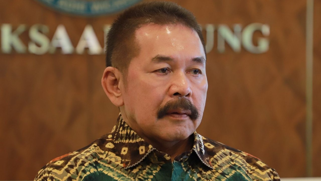 Jaksa Agung ST Burhanuddin memberikan pengarahan kepada seluruh satuan kerja Kejaksaan pada Kunjungan Kerja Virtual, Kamis, 31 Oktober 2024