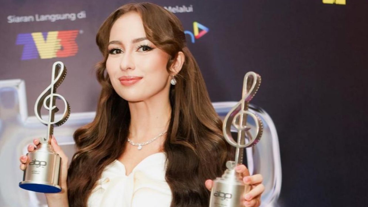 Sukses di Indonesia, Anna Jobling Raih Penghargaan Aktris dan Couple Drama TV Populer!