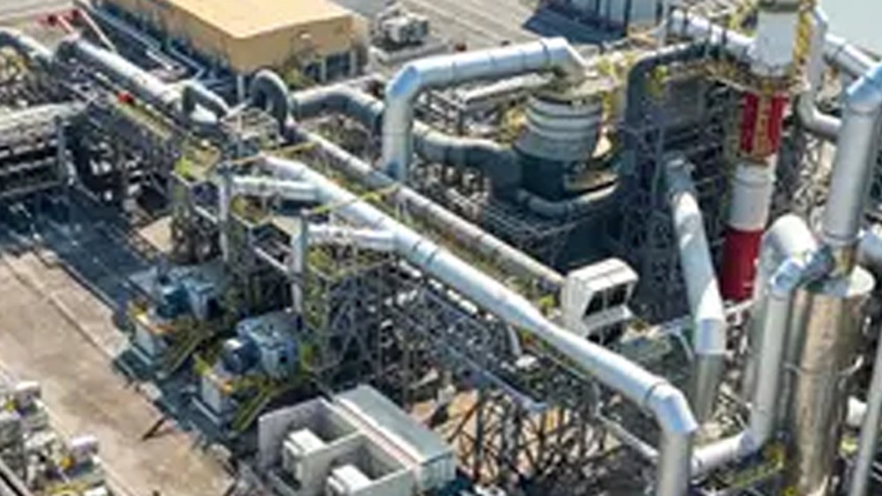 Smelter Freeport Indonesia di Gresik.