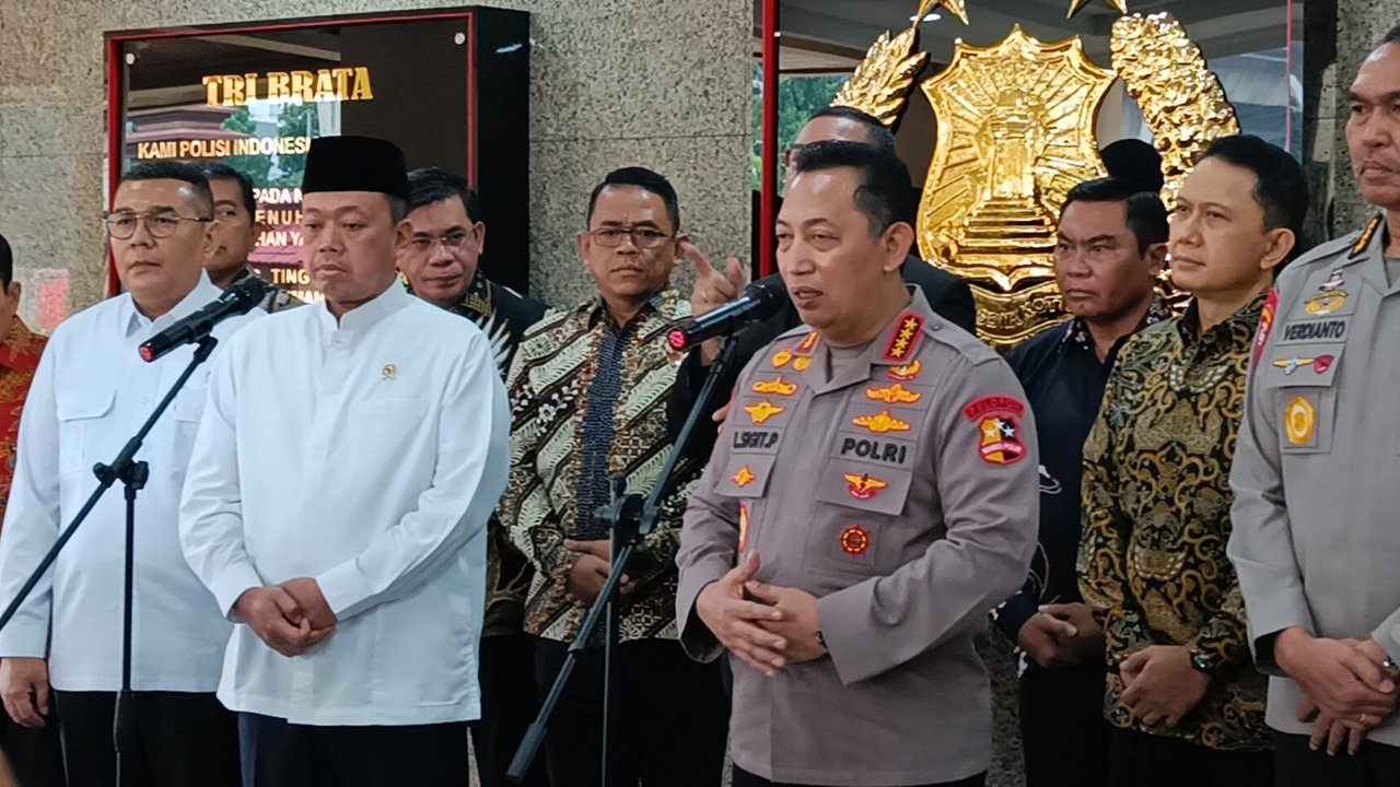 Kapolri Jenderal Listyo Sigit Prabowo menerima audiensi Menteri ATR/BPN Nusron Wahid