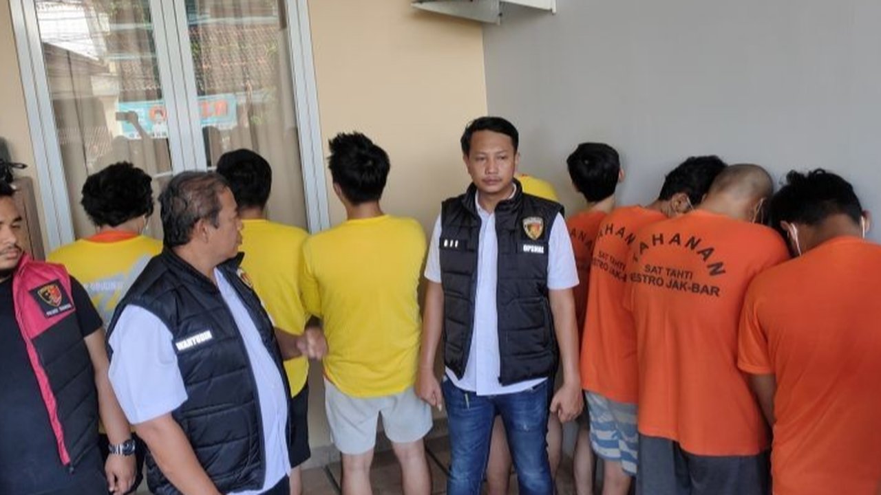 Markas Penampungan Uang Judi Online Internasional di Jakbar Digerebek