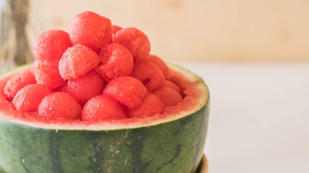 Berapa Kalori dan Nutrisi dari Buah Semangka? Kalori yang Perlu Diwaspadai dalam Setiap Suapan
