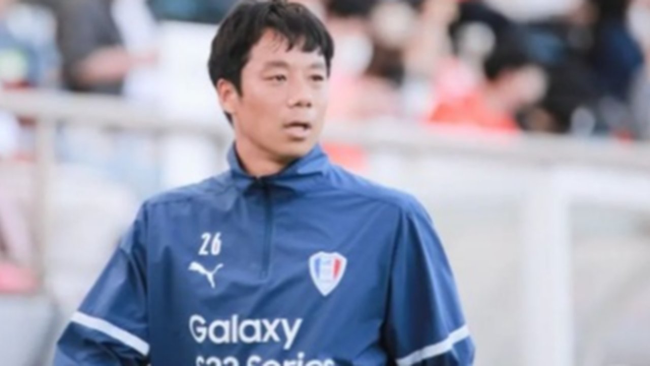 Yeom Ki-hun, mantan pemain timnas Korea Selatan dengan 103 gol dan 131 assist, kini menjadi pelatih striker Timnas Indonesia. Ditunjuk oleh Shin Tae-yong, Yeom bertugas mempertajam kemampuan striker Skuad Garuda dalam persiapan kualifikasi Piala Dunia 2026.