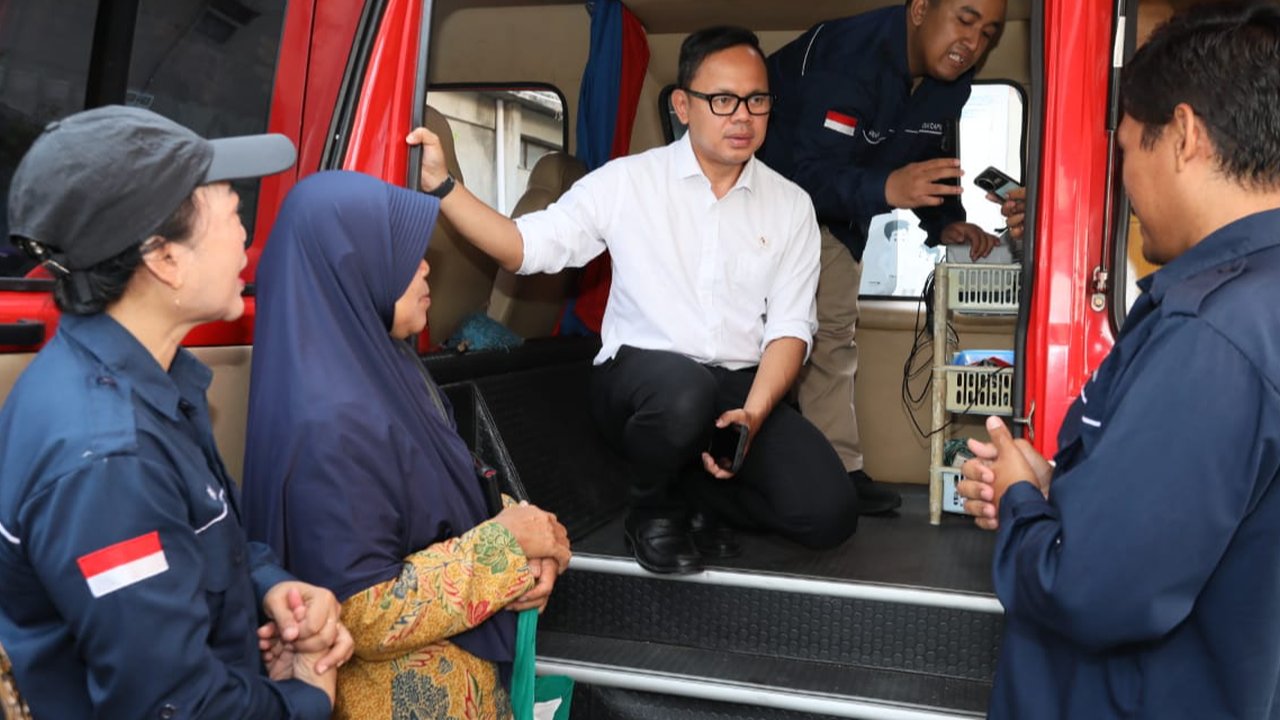 Wamendagri Bima Arya Apresiasi Layanan Mobil Keliling Dukcapil di Solo