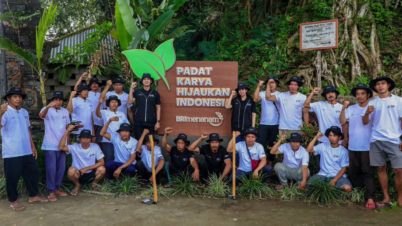 BRI Tanam 5.000 Bibit Pohon Produktif di Desa Kutuh Bali