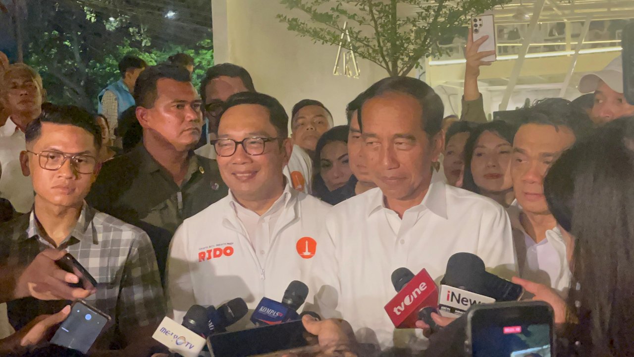 Jokowi Bertemu Ridwan Kamil di Kafe Kemayoran