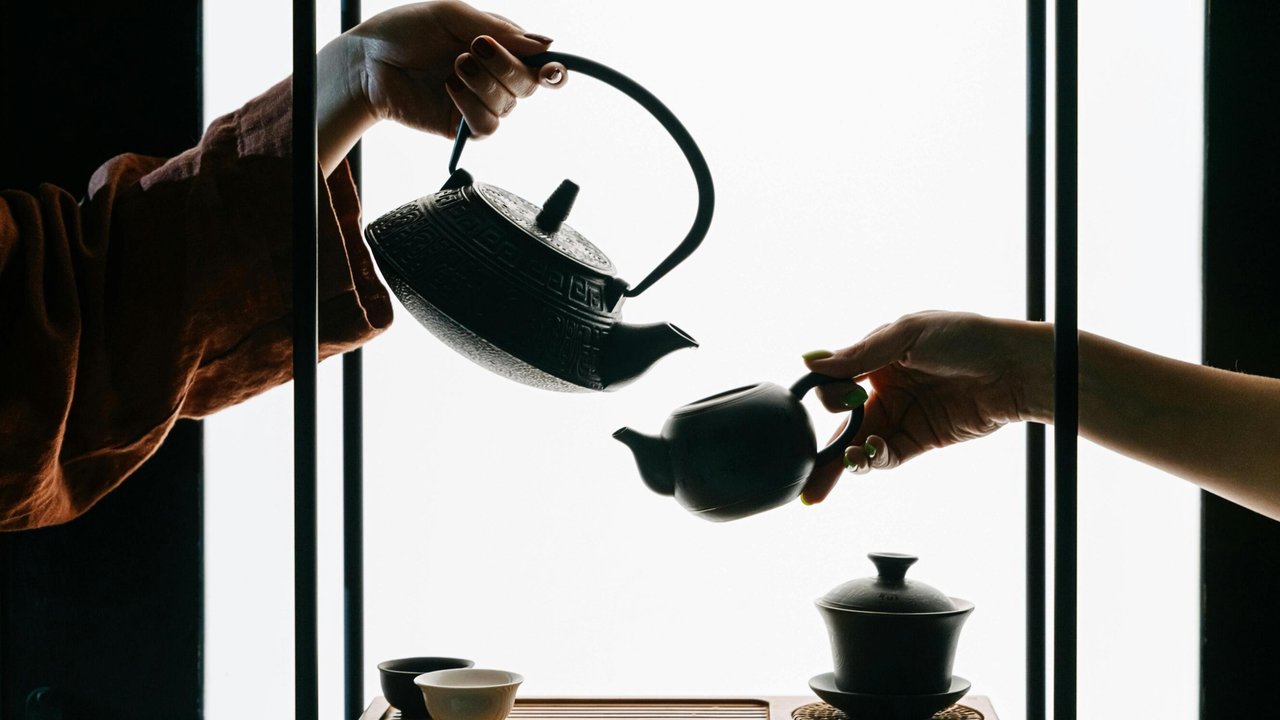 Ritual Minum Teh